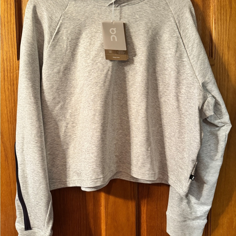 On Running Women's Gray cropped hoodie